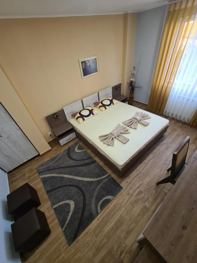 Семеен Хотел Аристо Drjanovo Exteriör bild