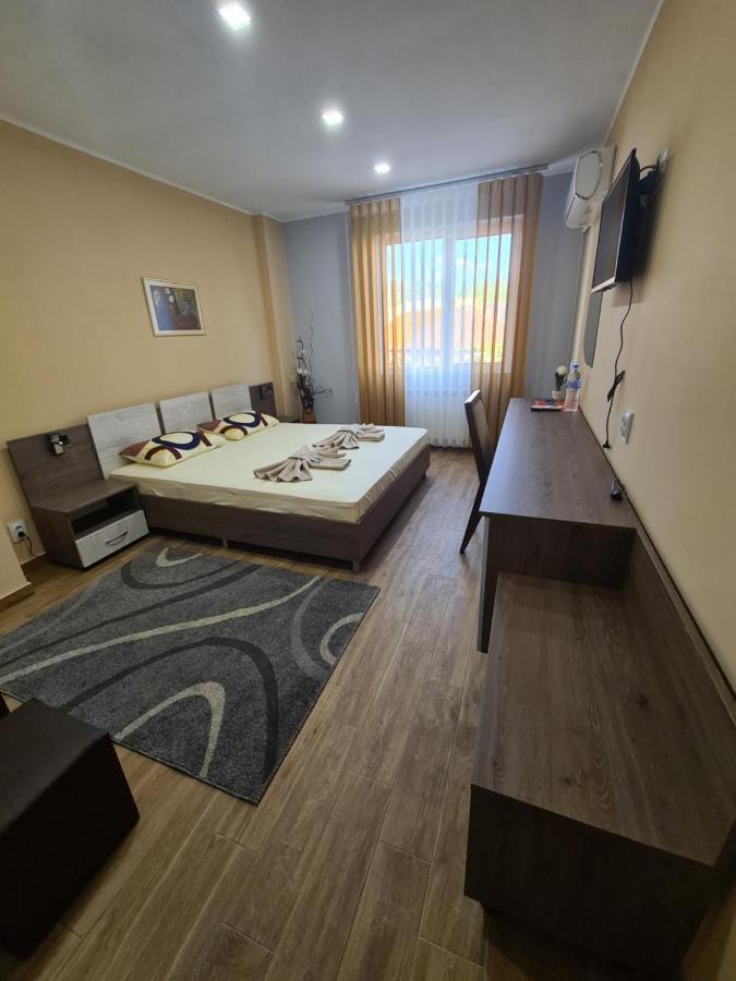 Семеен Хотел Аристо Drjanovo Exteriör bild