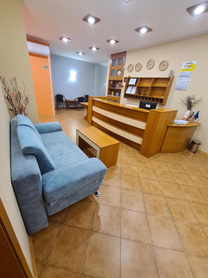 Семеен Хотел Аристо Drjanovo Exteriör bild
